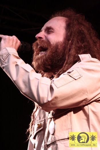 Uwe Banton (D) and The House Of Riddim Band 12. Reggae Jam Festival - Bersenbrueck 12. August 2006 (12).jpg